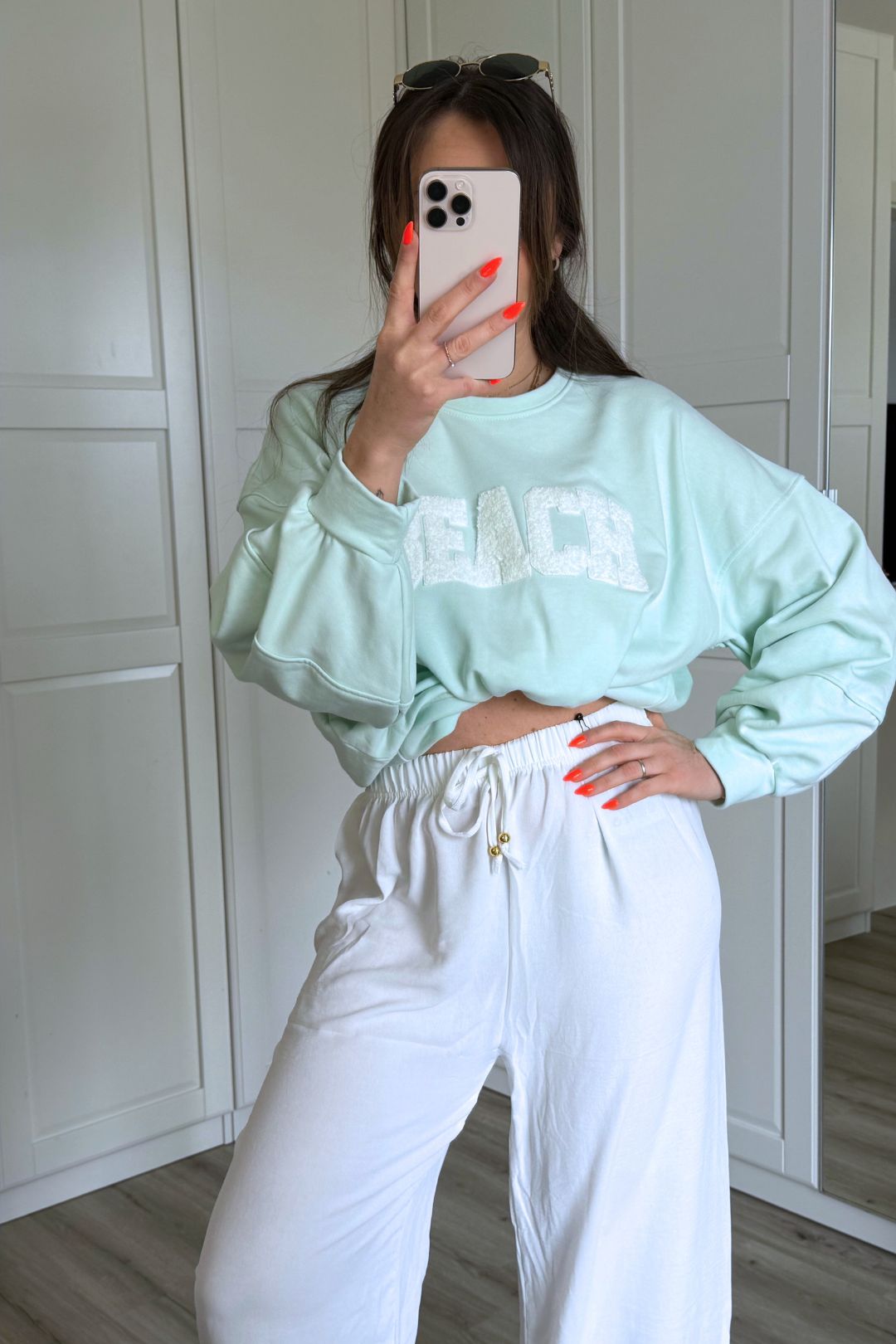 BEACH SWEATSHIRT
