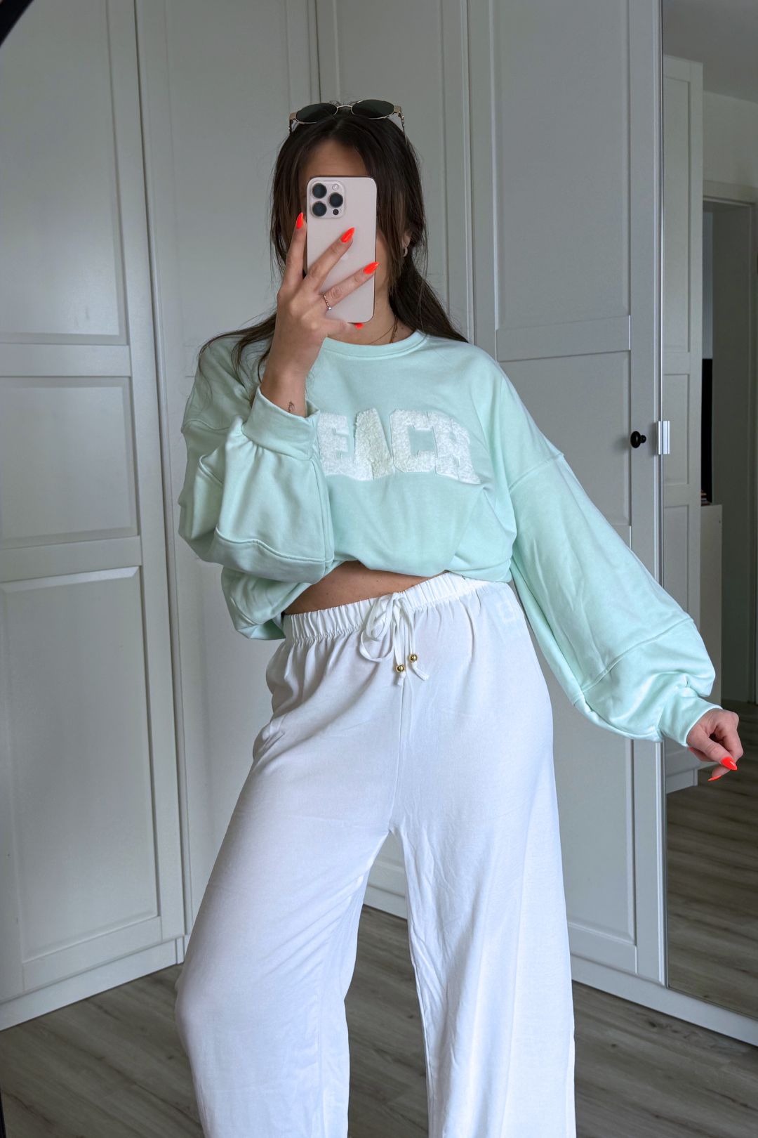 BEACH SWEATSHIRT